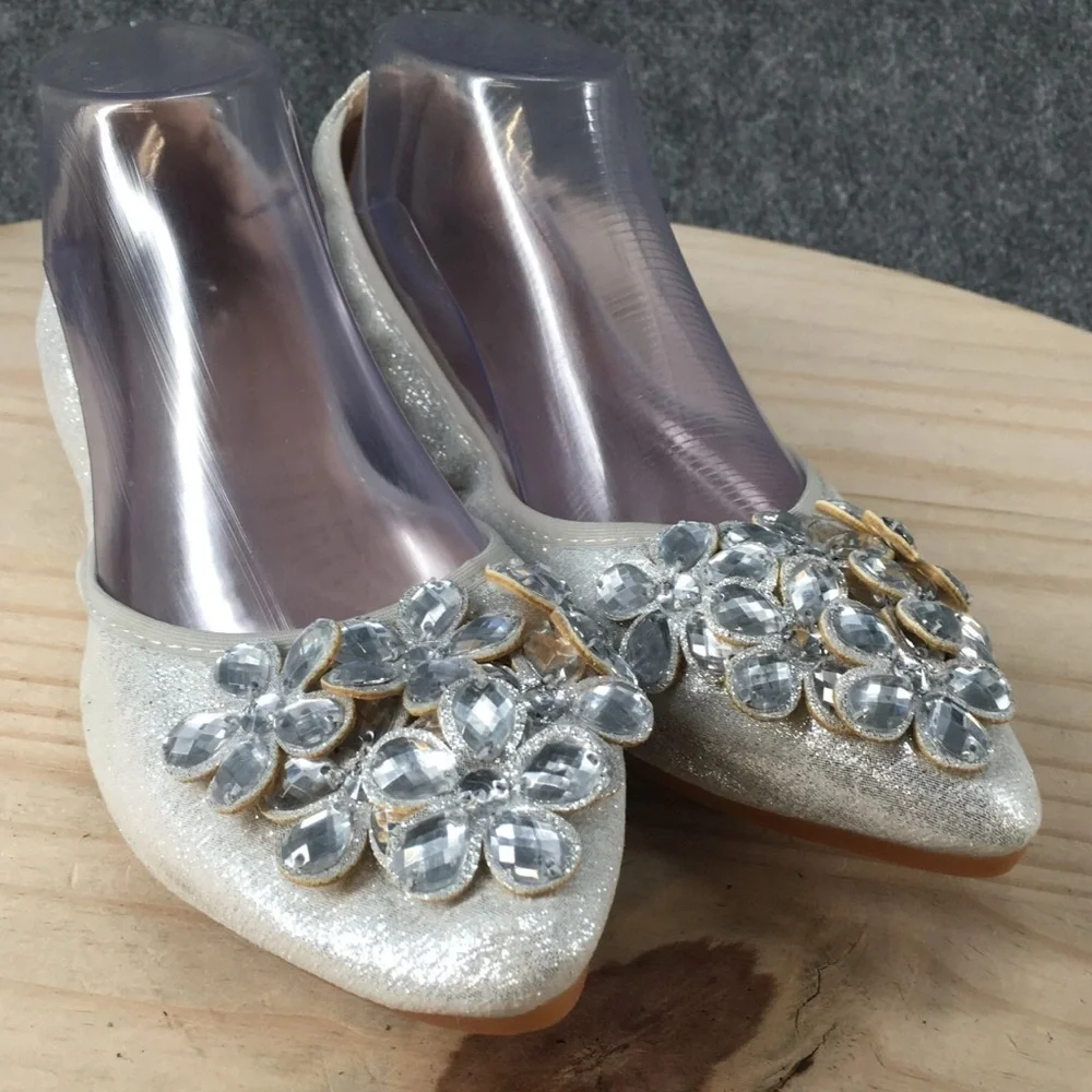 Chic Silver Foldable Flats with Floral Detail - size 42 - Picture 2 of 6
